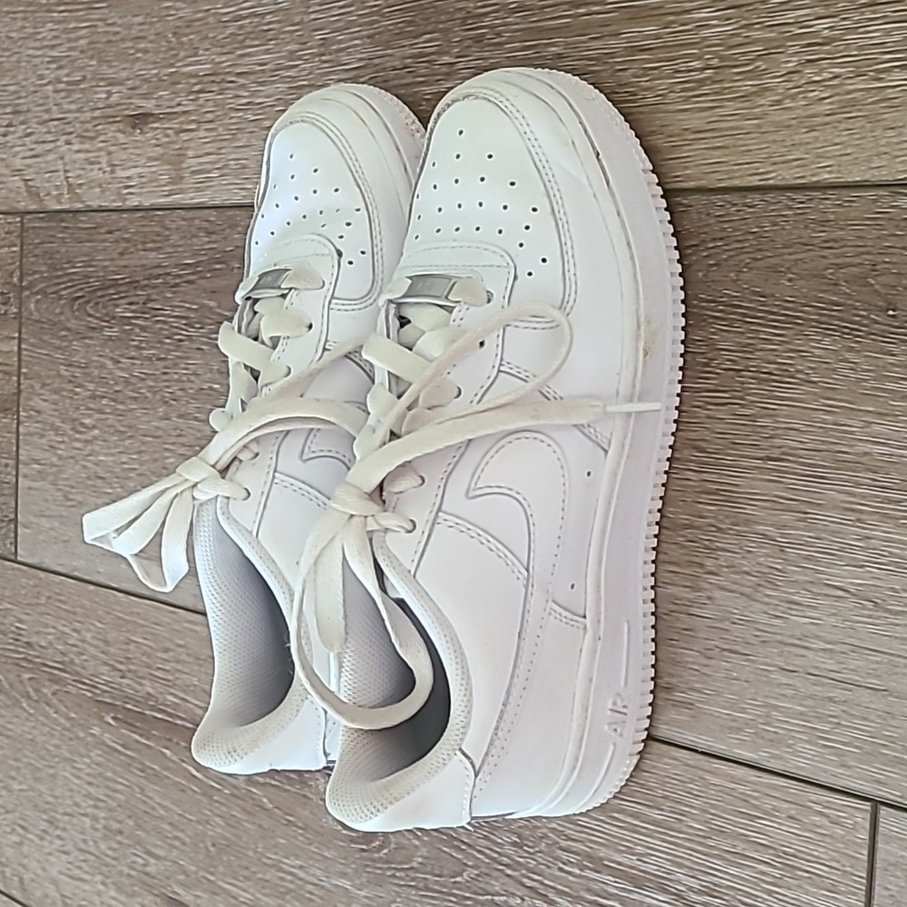 Nike Air Forces white size 4.5